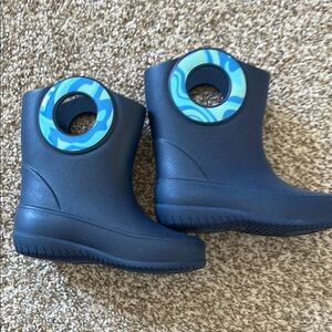 Okabashi Kids Blue Boots Size 8 New Never Worn